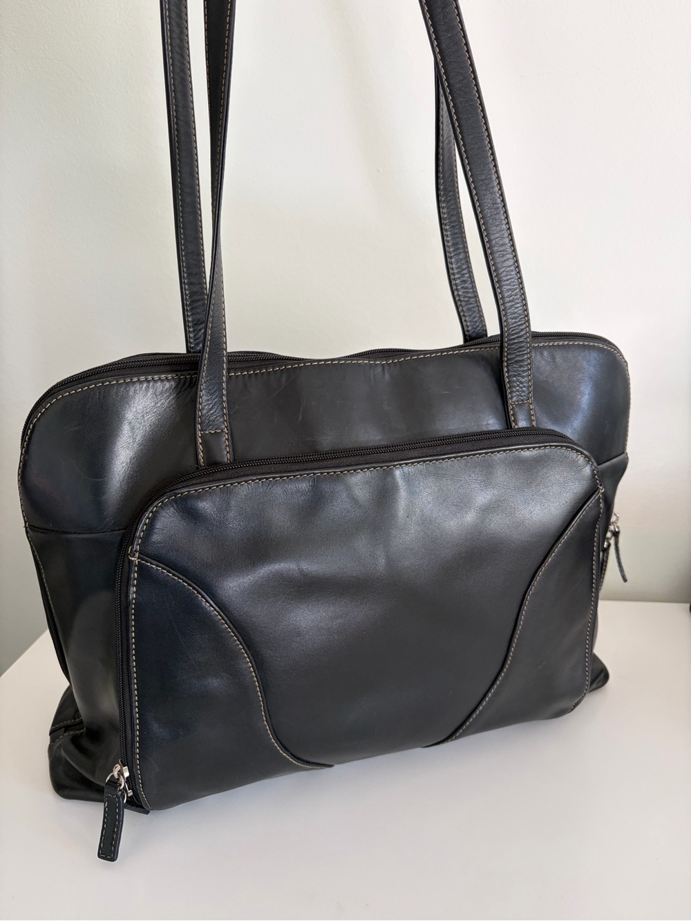 Dopp Black Leather Laptop Tote